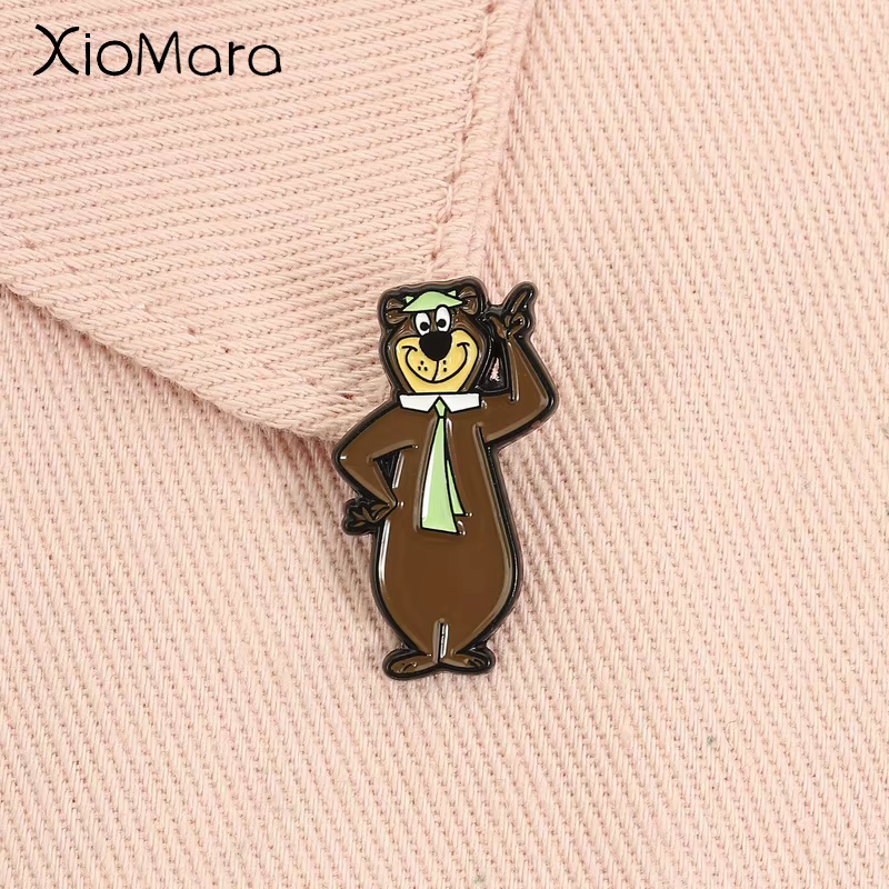 Broches en émail Ours Yogi de dessin animé, personnages de films d'animation comiques, broches anima