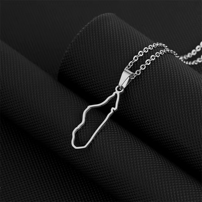 Colliers avec pendentif carte du Madagascar, contour en acier inoxydable, bijoux ethniques, couleur 