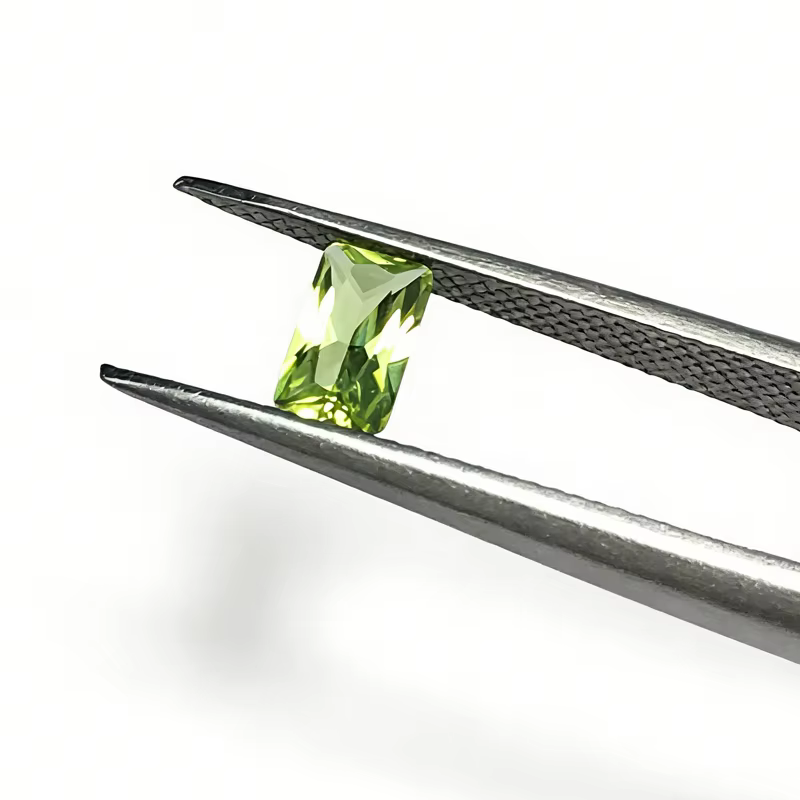 Vente en gros d'usine : Pierres précieuses d'olivine péridot 100 % naturelles, pierres brutes pour l