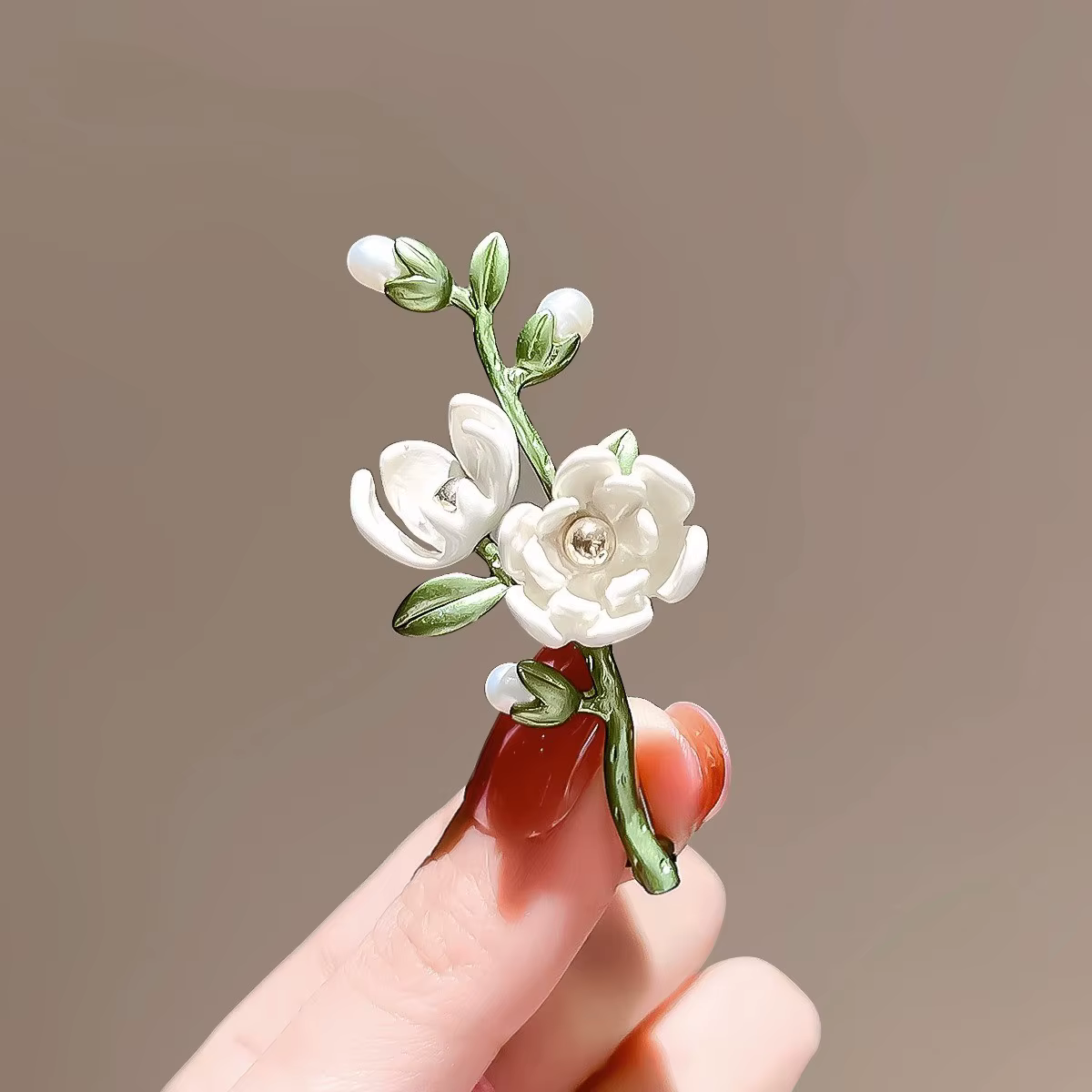 Broches AndrFlower en émail pour femmes, épinglettes brillantes, insigne floral élégant, bijoux de m