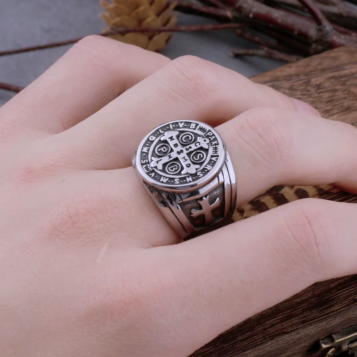 Bague Vintage religieuse en forme de croix chrétienne de Saint benoît pour hommes, Punk Hip Hop mota