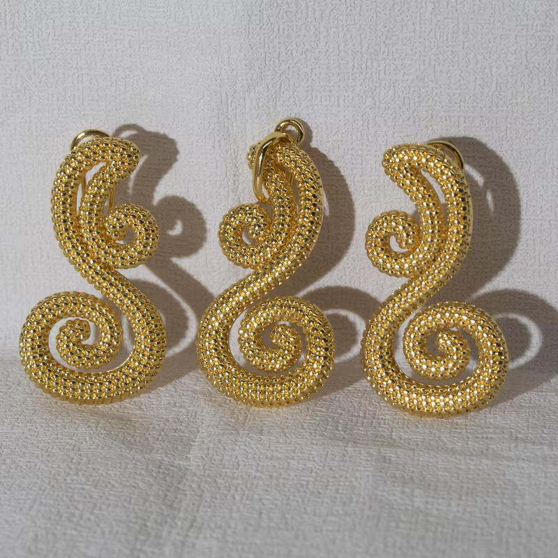 Ensemble de bijoux dorés de dubaï pour femmes, boucles d'oreilles incurvées et pendentif avec chaîne