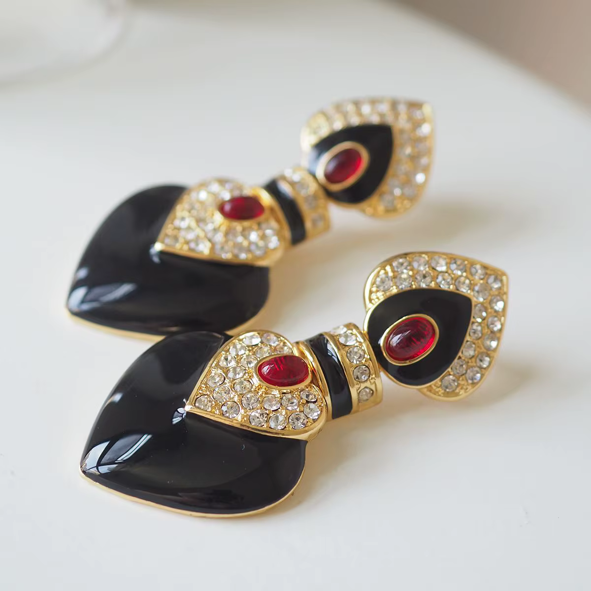 Boucles d'oreilles luxueuses plaquées or 18 carats, Agate noire et Zircons, bijoux accrocheurs pour 