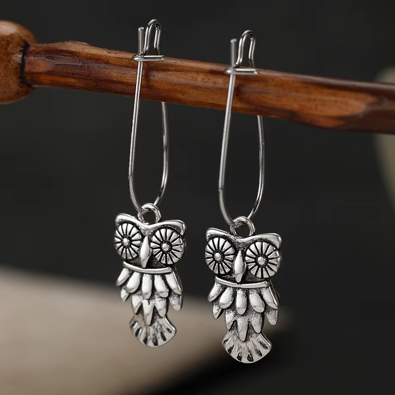 Boucles d'oreilles pendantes vintage exquises en opale synthétique incrustée, motif hibou, pour femm
