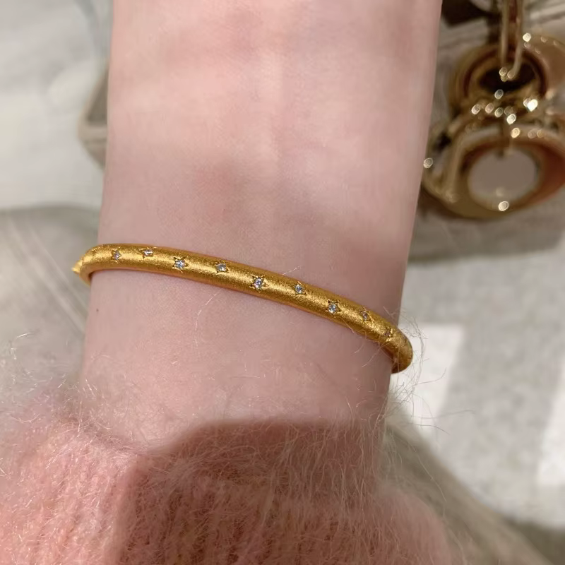 Bracelets de luxe légers rétro haut de gamme en diamant brossé pour femmes, style cour, étincelant, 
