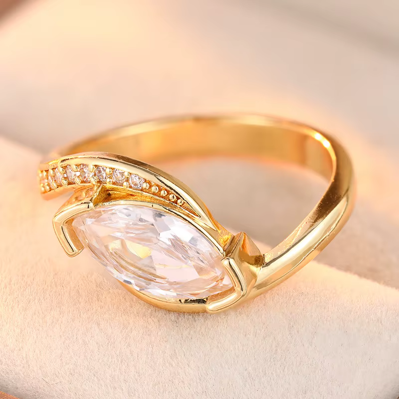 Bague de promesse en zircone synthétique de luxe pour femmes, élégante, brillante, pour anniversaire