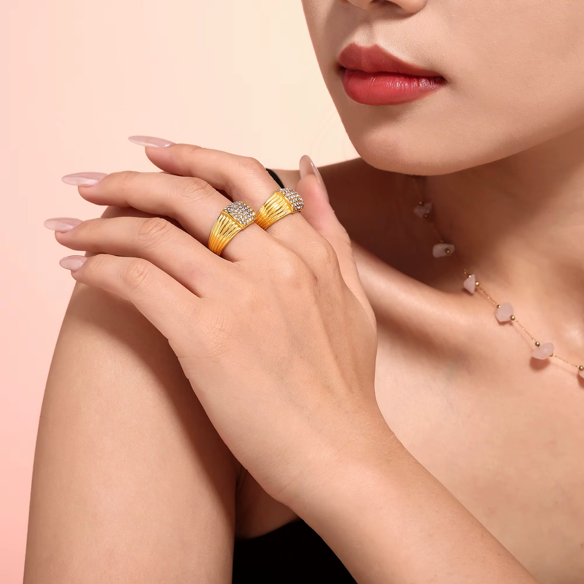 Bague en acier inoxydable plaqué or 18 carats avec biscuits brillants pour femme, étanche, sans tarj