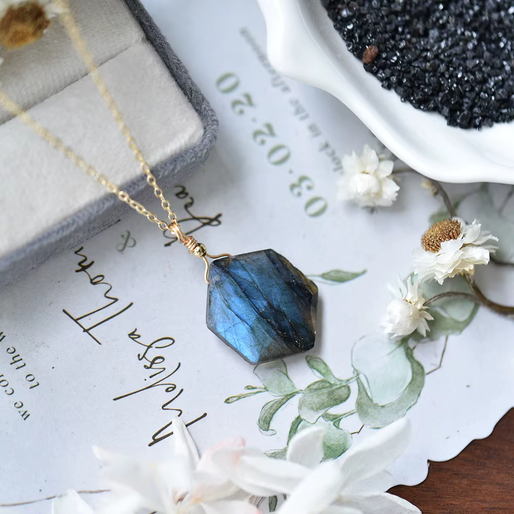 ITSMOS – collier avec pendentif en Labradorite naturelle plaqué or 14 carats, pierre hexagonale à fa