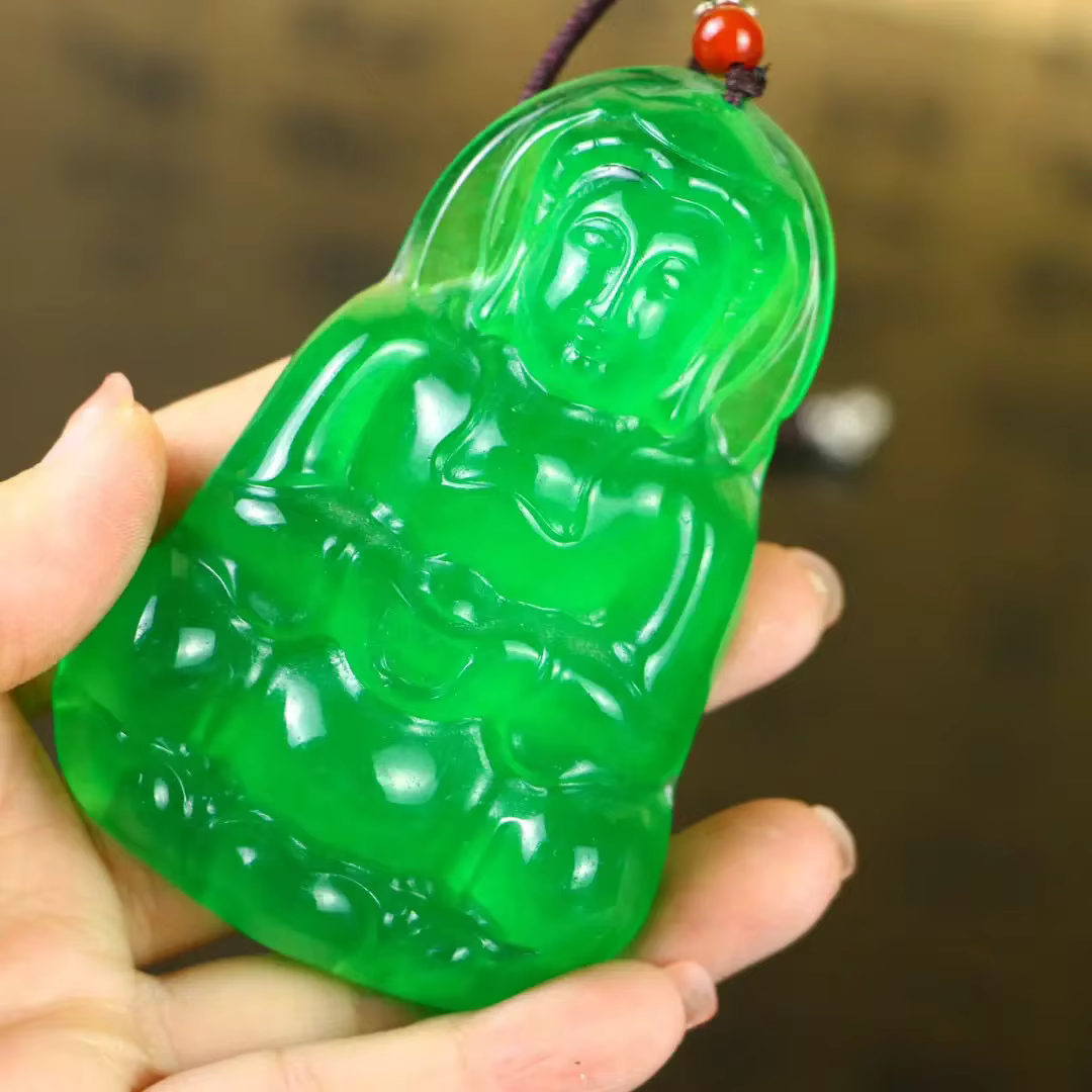 Nouveau bijoux exquis de marque Guanyin en jadéite gravée Seiko à haute glace, chaîne gratuite, boît
