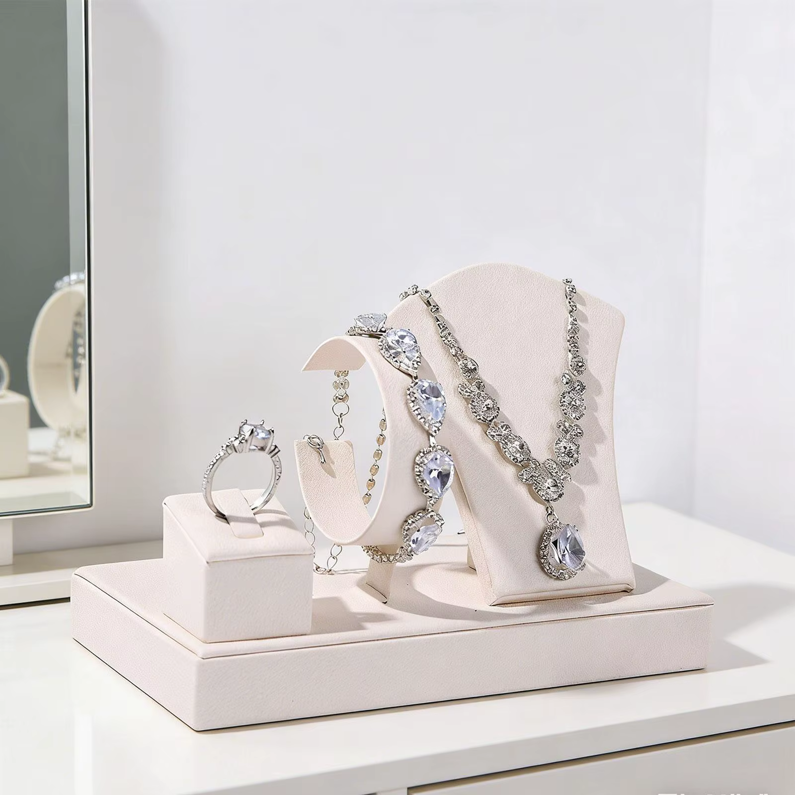 Ensemble de présentoirs à bijoux, support élégant pour boucles d'oreilles, buste porte-colliers pour