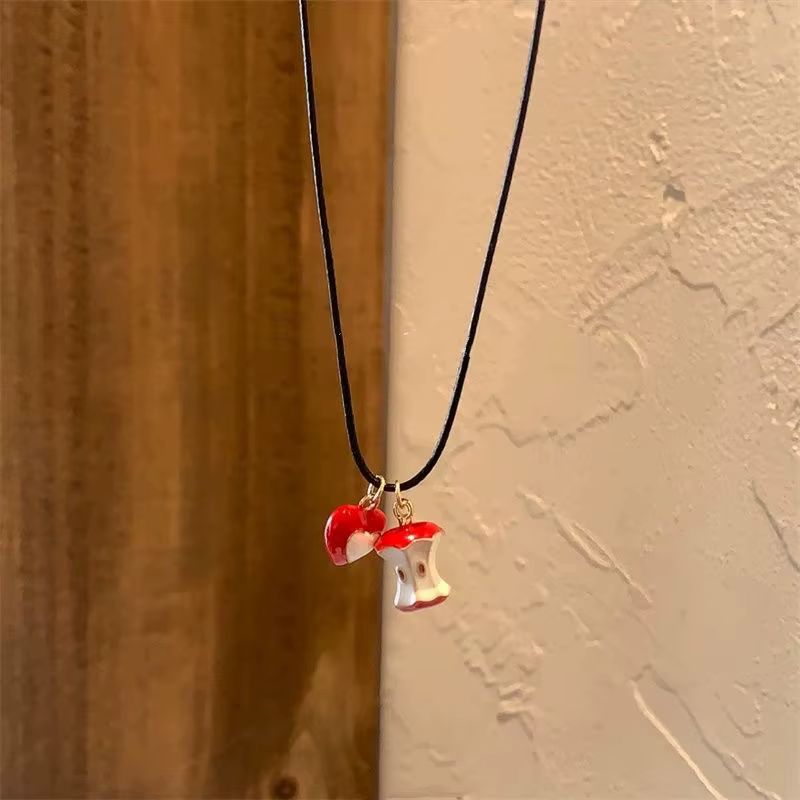 Collier pendentif pomme rouge en perles de fruits faits à la main pour femmes et filles, ras du cou,