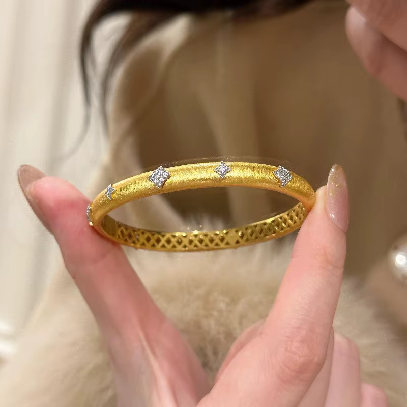 Bracelets brossés en forme d'étoile de diamant pour femmes, style palais haut de gamme, texture luxu