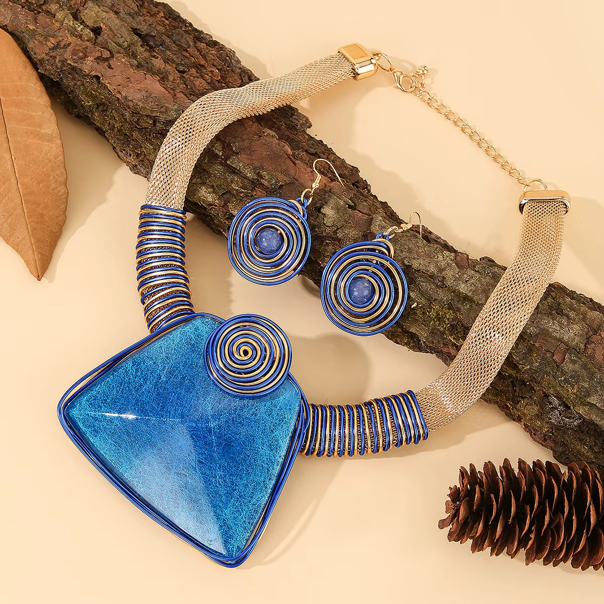 Ensemble de bijoux tendance pour femme : collier et boucles d'oreilles trapèze en résine et fil d'al