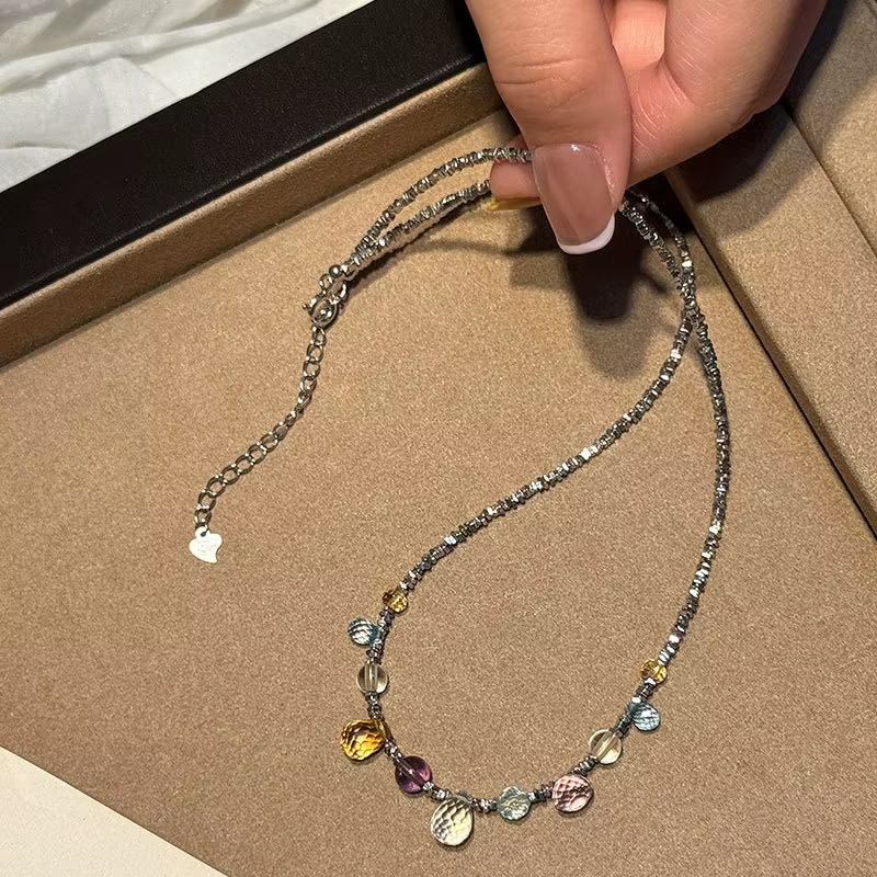 Collier en argent écrasé avec cristaux de couleur irrégulière, design à pampilles de luxe, chaîne de
