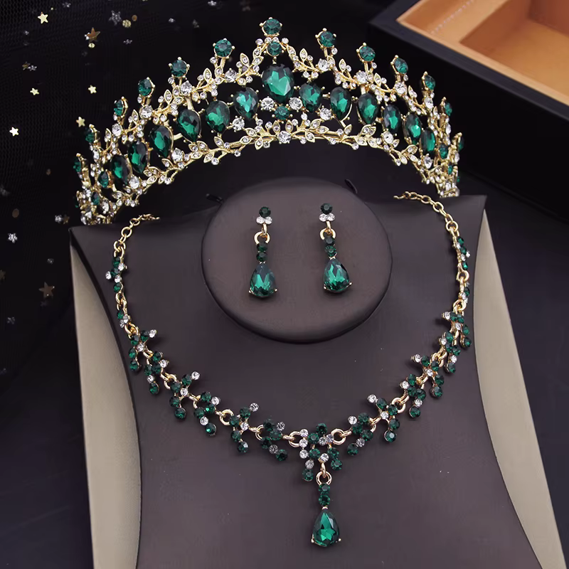Diadème baroque en zircone et bijoux assortis