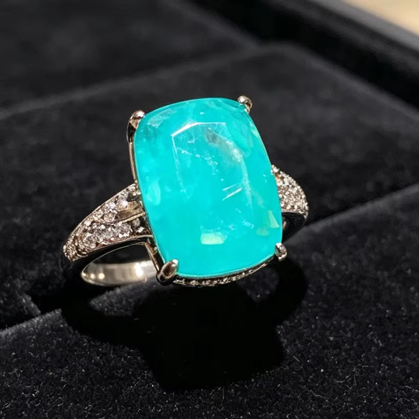 Bague classique pour femme incrustée de zircon carré bleu lac délicat, idéale pour les fêtes et le q