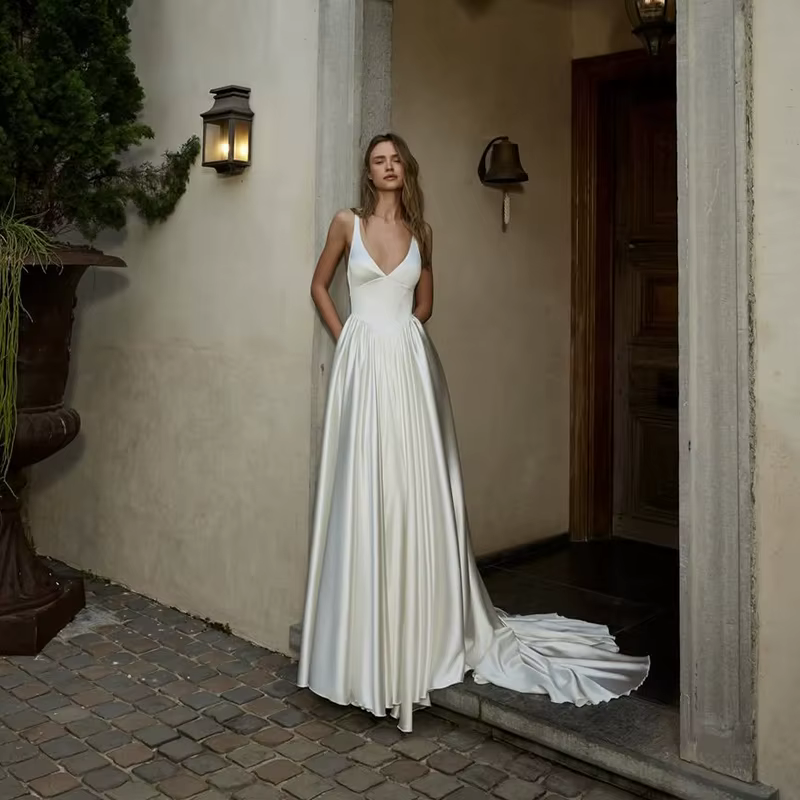 Robes de mariée bohèmes de plage Eightree, style A, col en V, sans manches, dos nu, longue robe de m