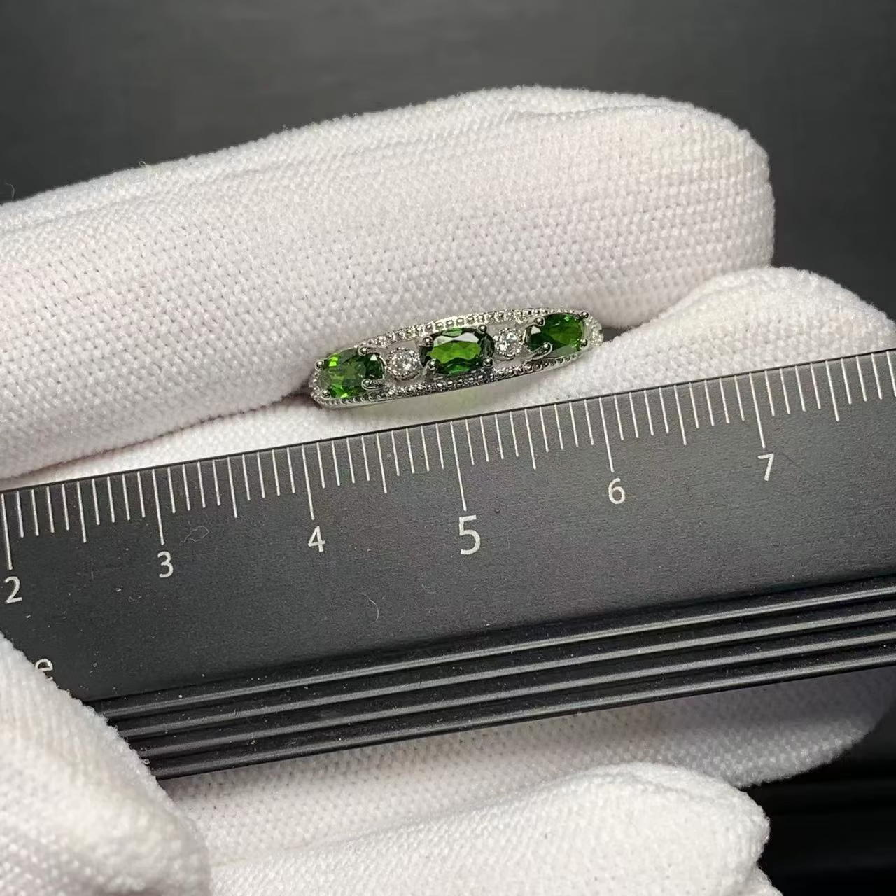 Bague diopside naturelle vintage pour femme