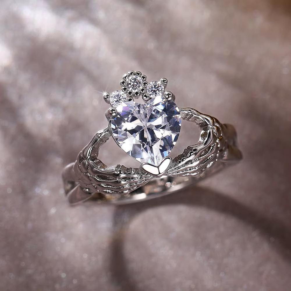 Bague Claddagh en forme de cœur pour femmes