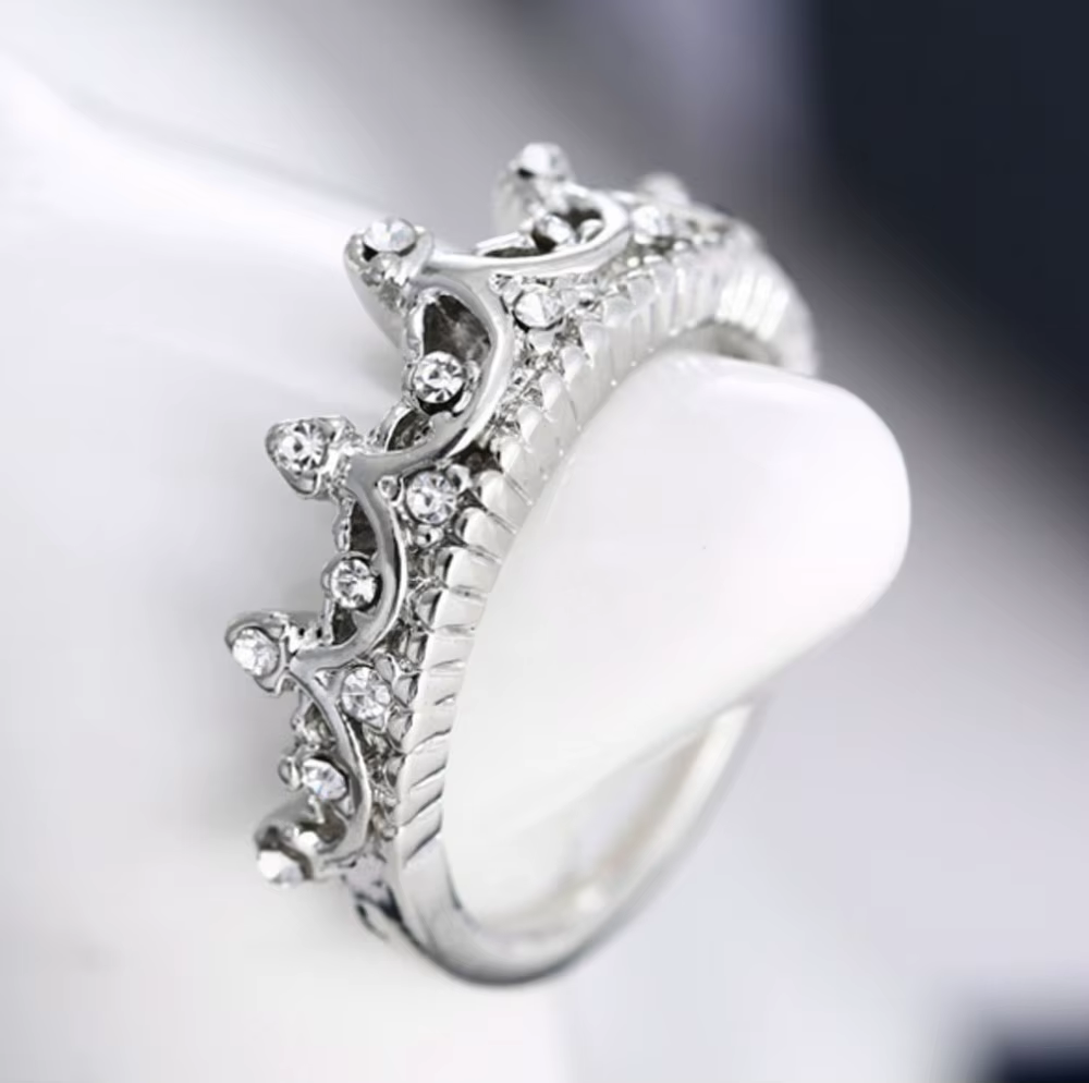 Bague couronne de couleur argent de la reine pour femmes
