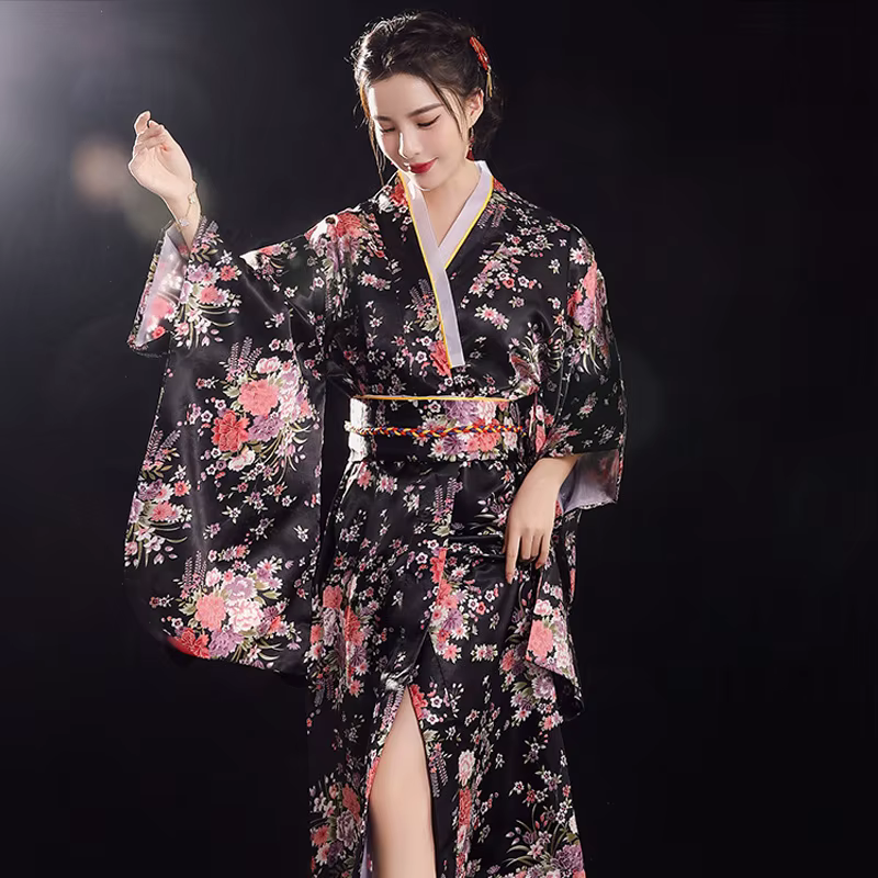 Kimono Yukata traditionnel japonais avec Obi