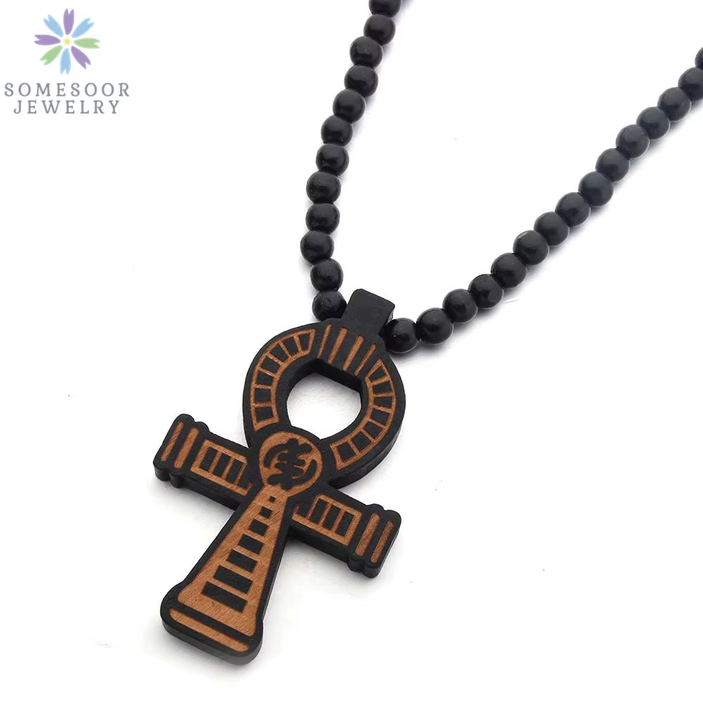 Collier pendentif en bois africain