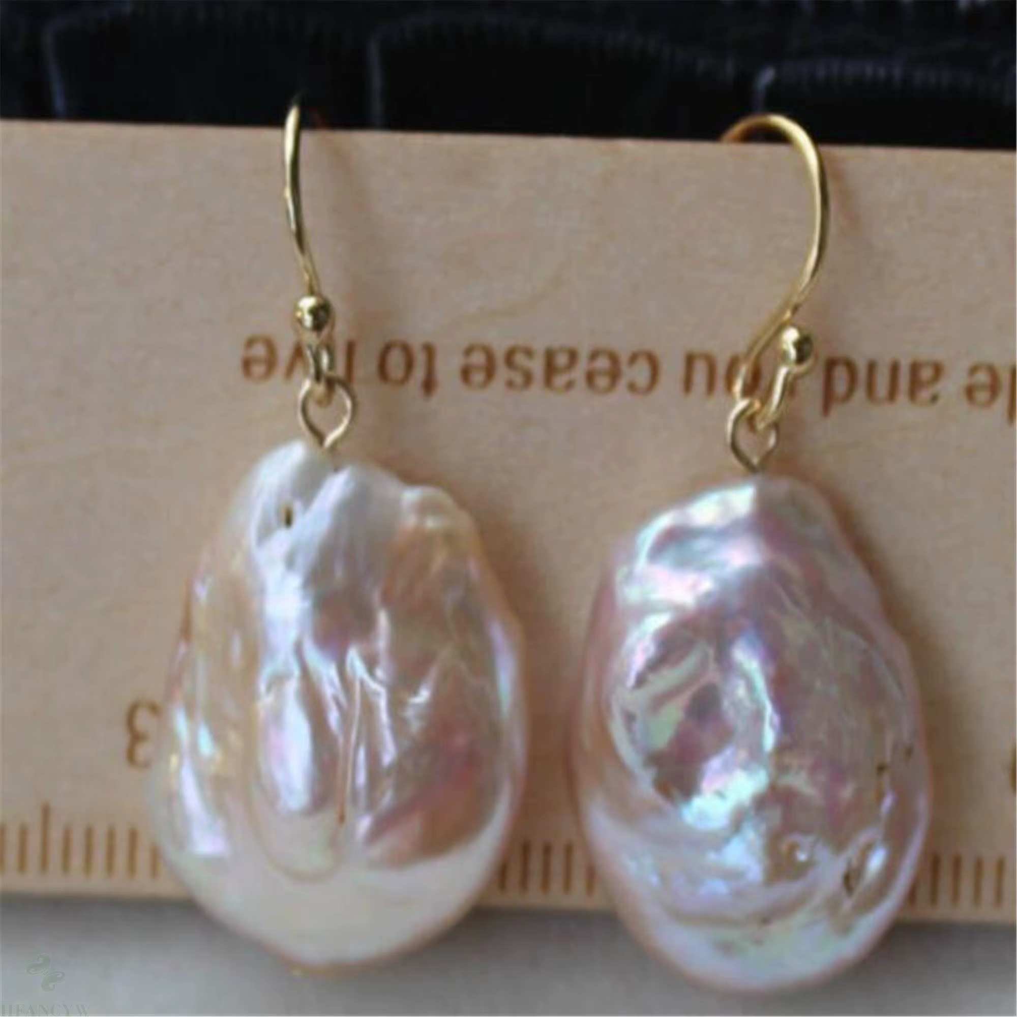 Boucle d'oreille en perles baroques multi-documents naturelles