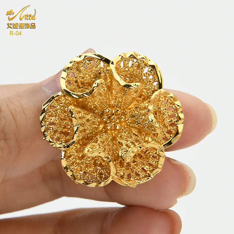 Bague en or de Dubaï pour femme brésilienne