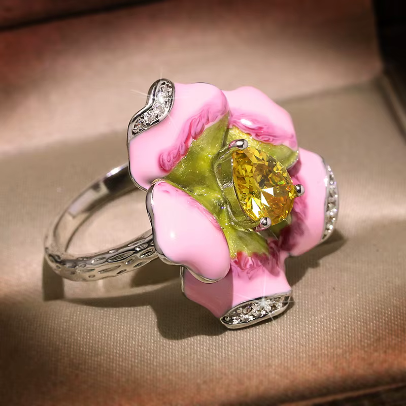 Grande bague en émail rouge pour femme