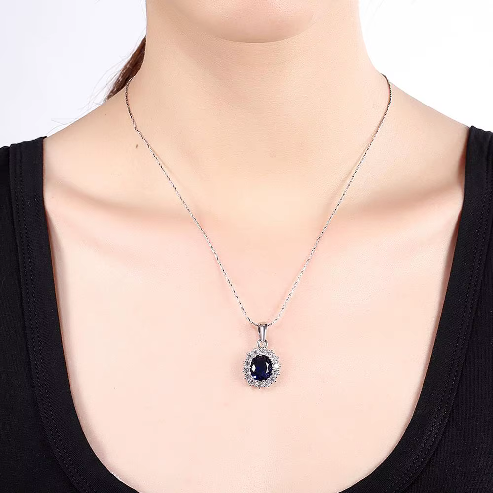 Collier ovale élégant avec pendentif en saphir pour femmes