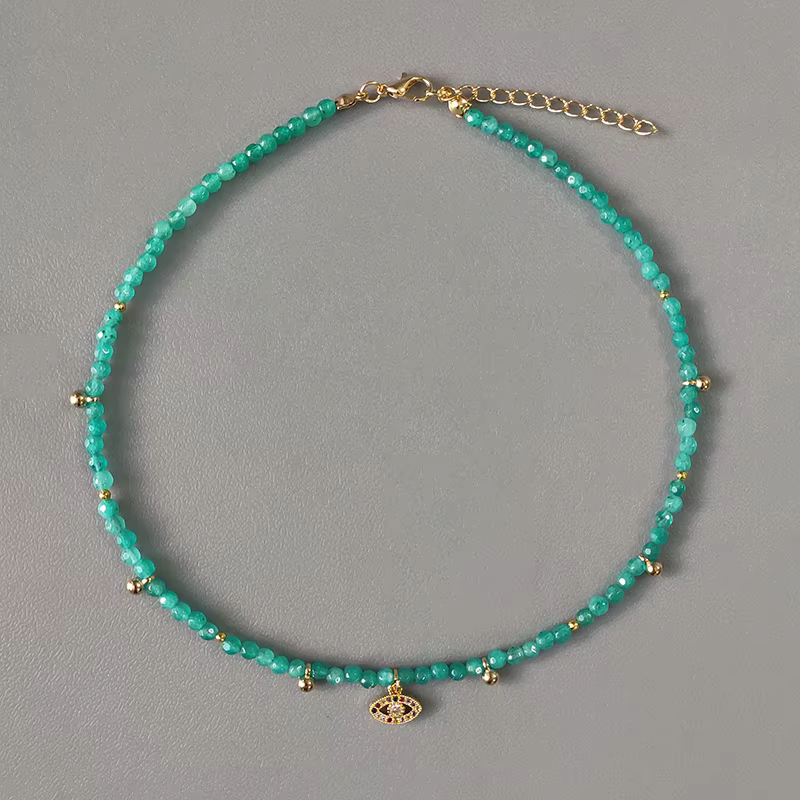 Bijoux bohème en perles de pierre colorée