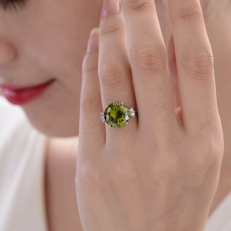 Bague spinelle verte pour femmes