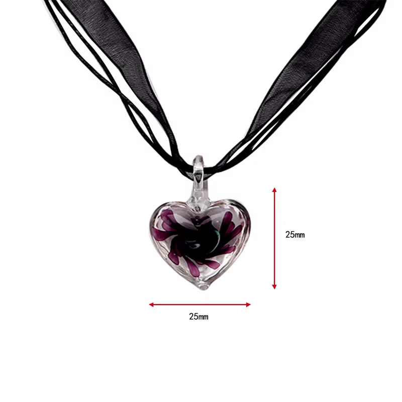 Collier pendentif en verre de Murano