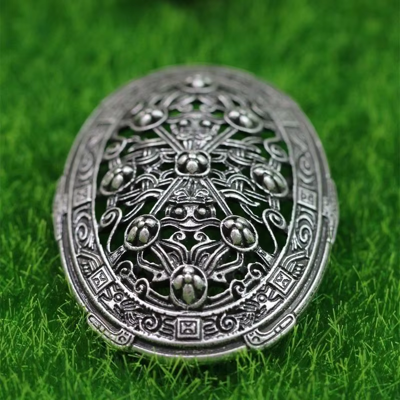 Broche bouclier couleur argent pour hommes, manteau Vintage, bijoux de fête, Talisman scandinave