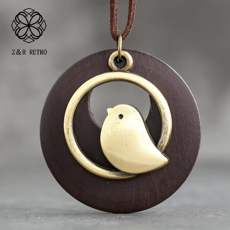 Collier rond à col d'oiseau
