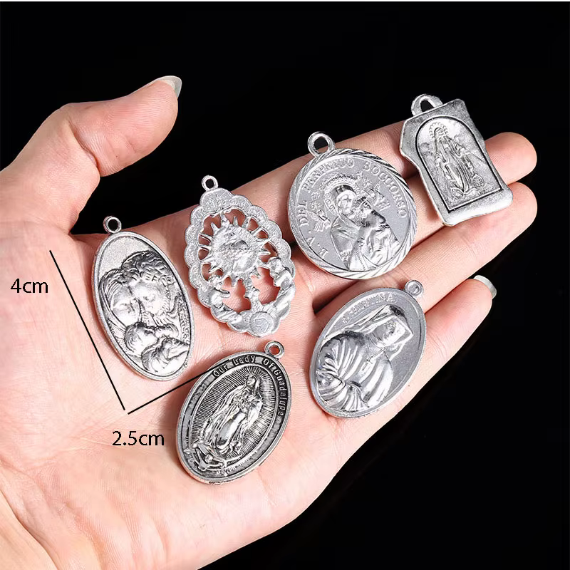 Pendentif religieux Saint Catholique Guadalupe Marie