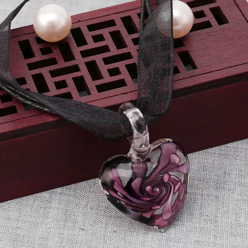 Collier pendentif en verre de Murano