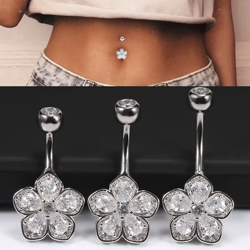Piercing en forme de fleur pour nombril