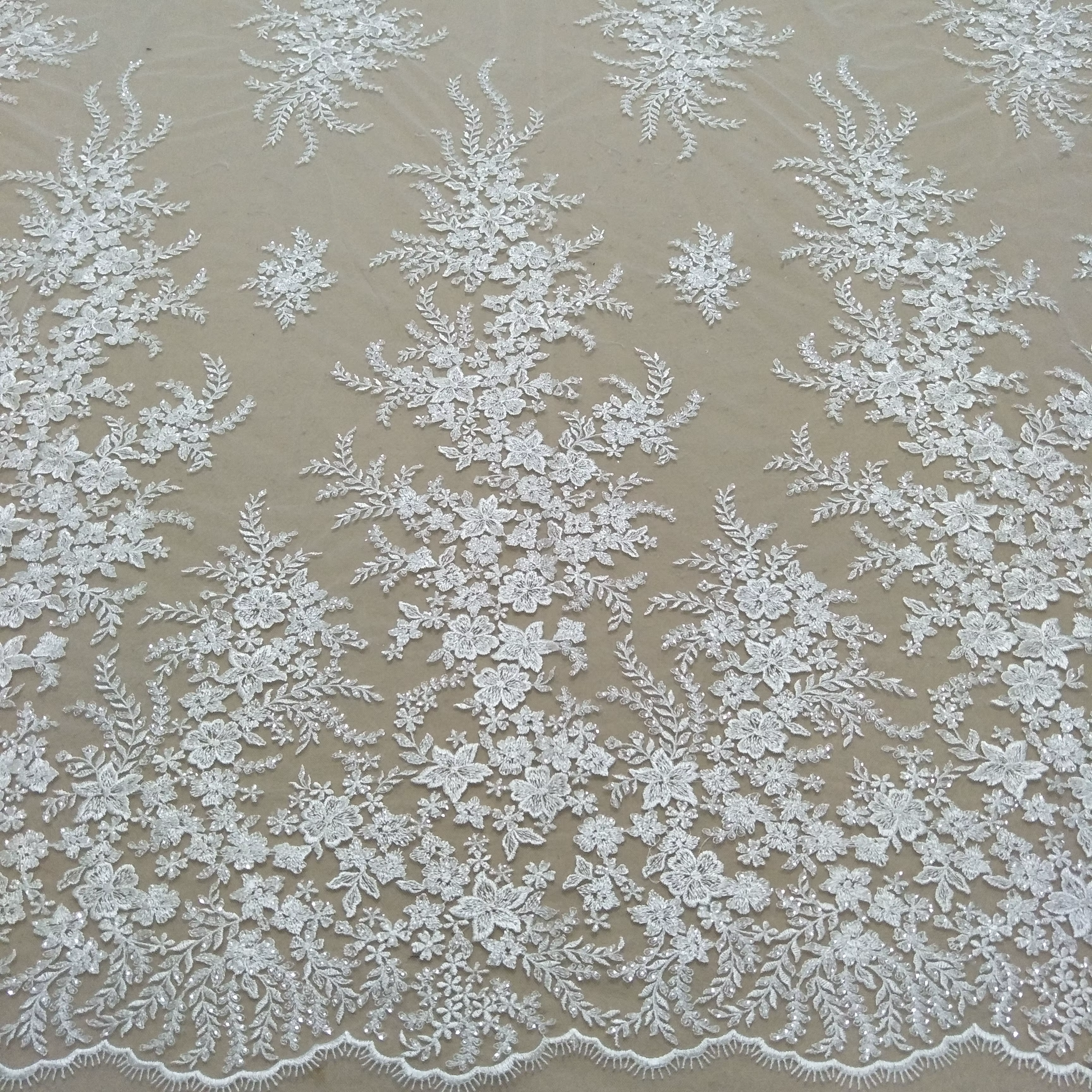 Robe de mariée en dentelle à la mode