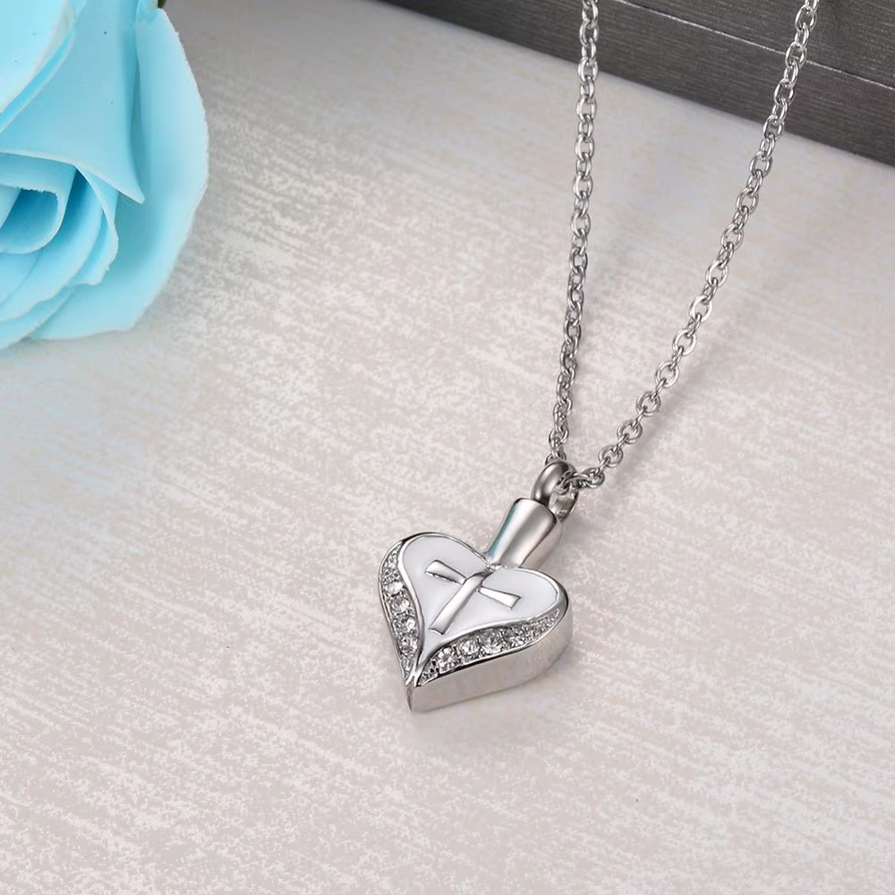 Collier d'urne commémorative de croix religieuse pour les cendres