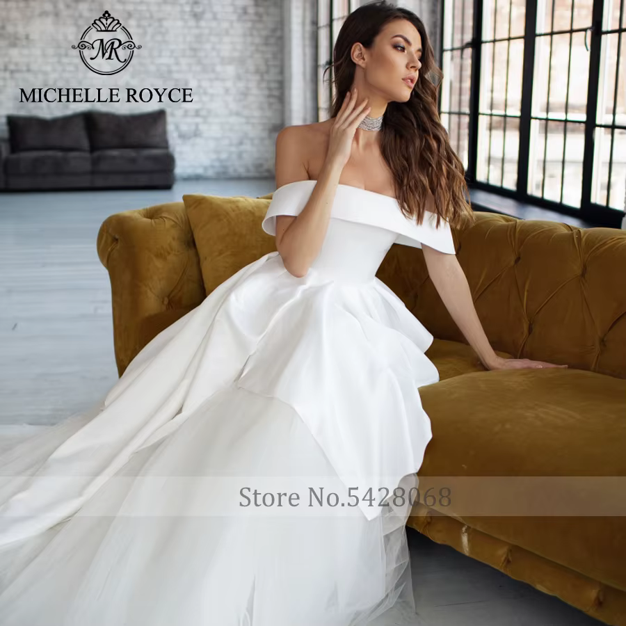 Michelle Royce a-ligne robes De mariée pour les femmes Sexy col bateau sans manches à lacets chapelle Train robe