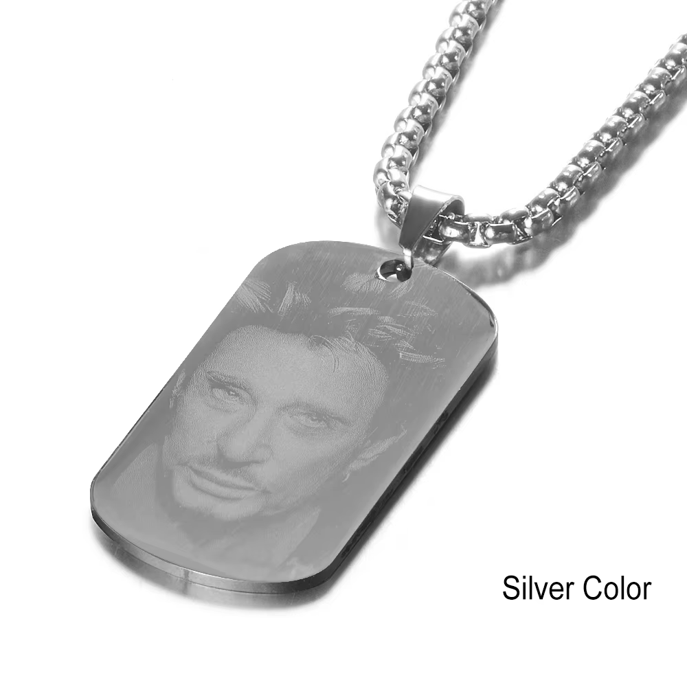 Collier avec pendentif en forme de bascule française gravée