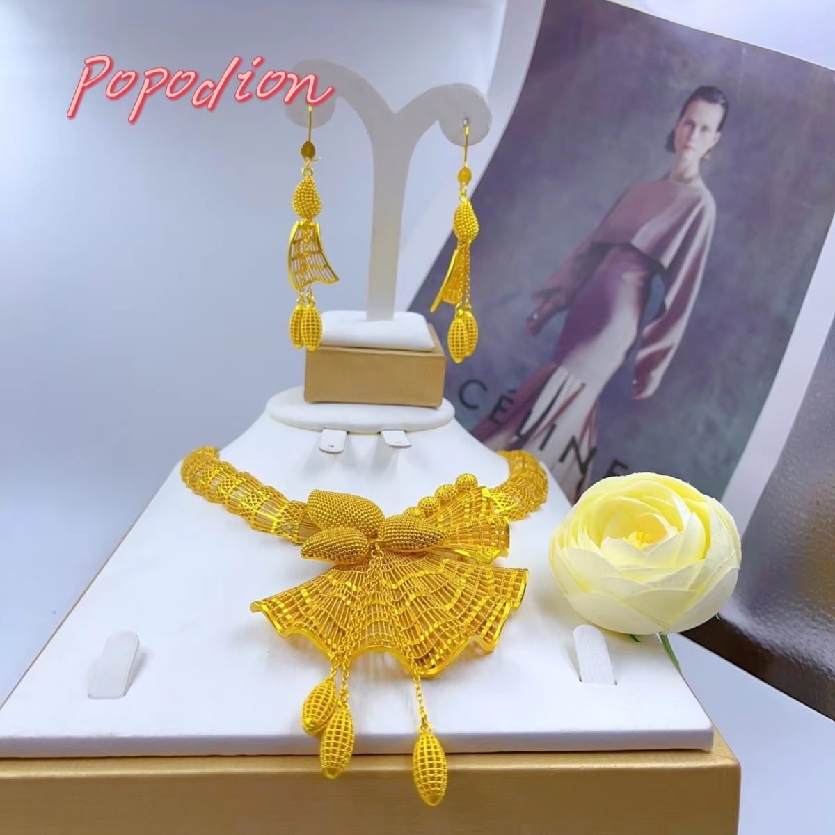 Collier plaqué or 24 carats pour femmes