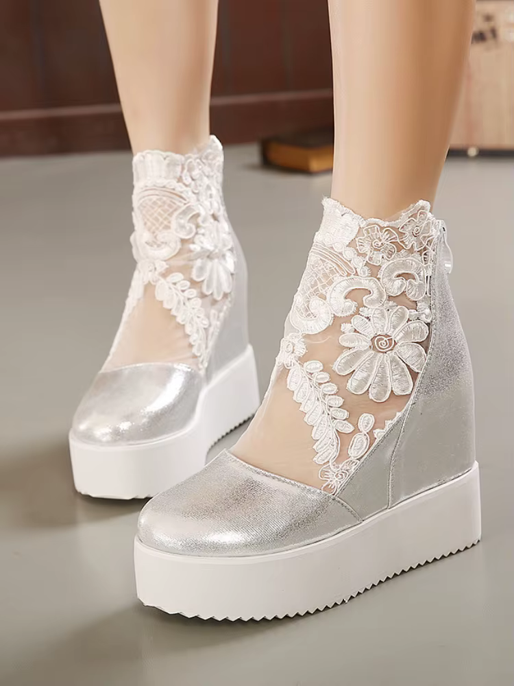 Chaussures à talons compensés en dentelle pour femmes