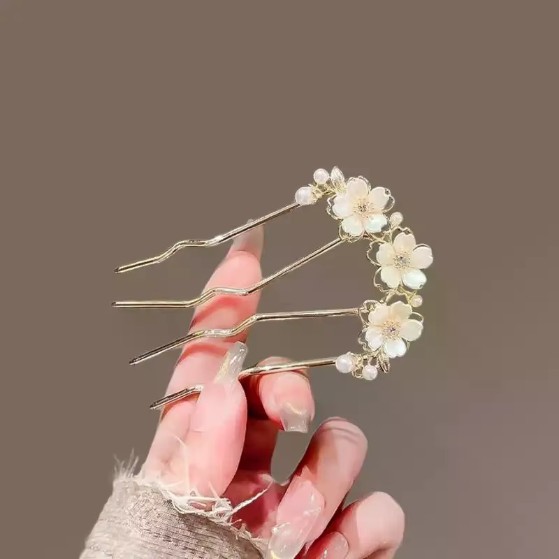Peignes à cheveux élégants en forme de fleur de perle