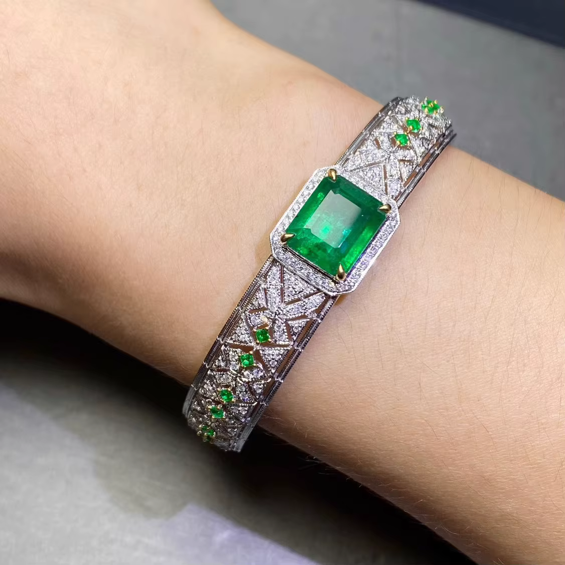 Bracelet en argent sterling S925, nouveau bracelet micro-incrusté de diamants, bracelet bicolore incrusté de diamants dorés, bijoux haut de gamme pour femme