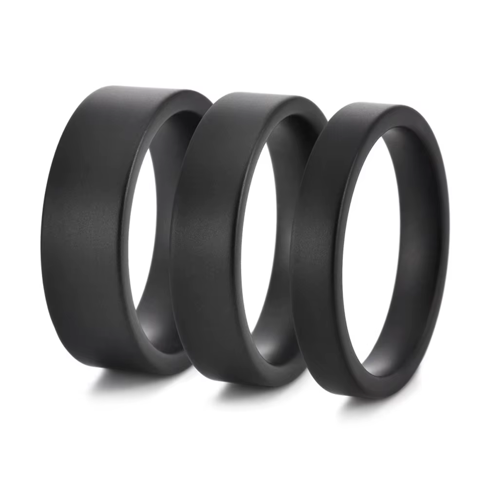 Bague minimaliste en céramique noire
