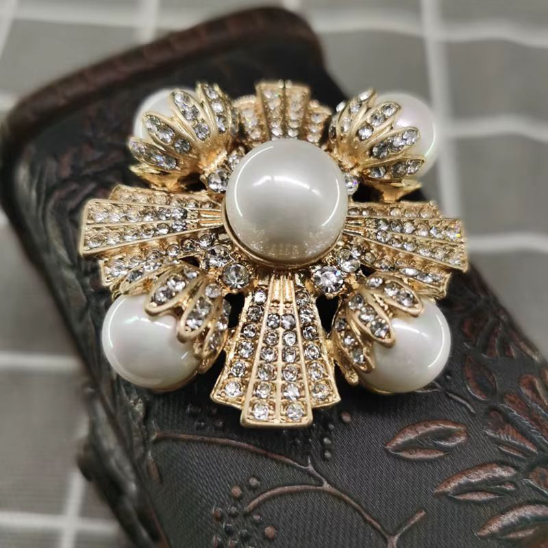 Vintage Boho Floral Corsage Pearl Flower Broches