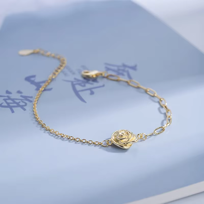 Bracelet vintage couleur or avec fleur de rose pour femme