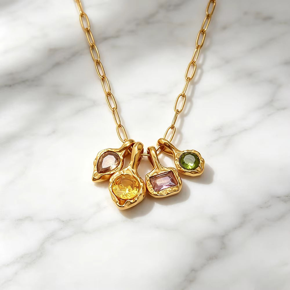 E.B.belle Molten Hammer Collier pendentif en pierres précieuses irrégulières et colorées